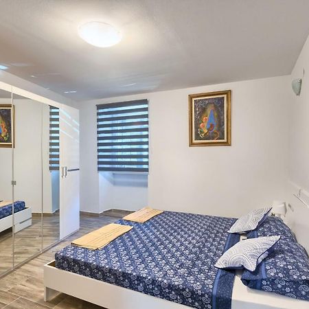 Old Town Apartments In City Center Pula Ngoại thất bức ảnh