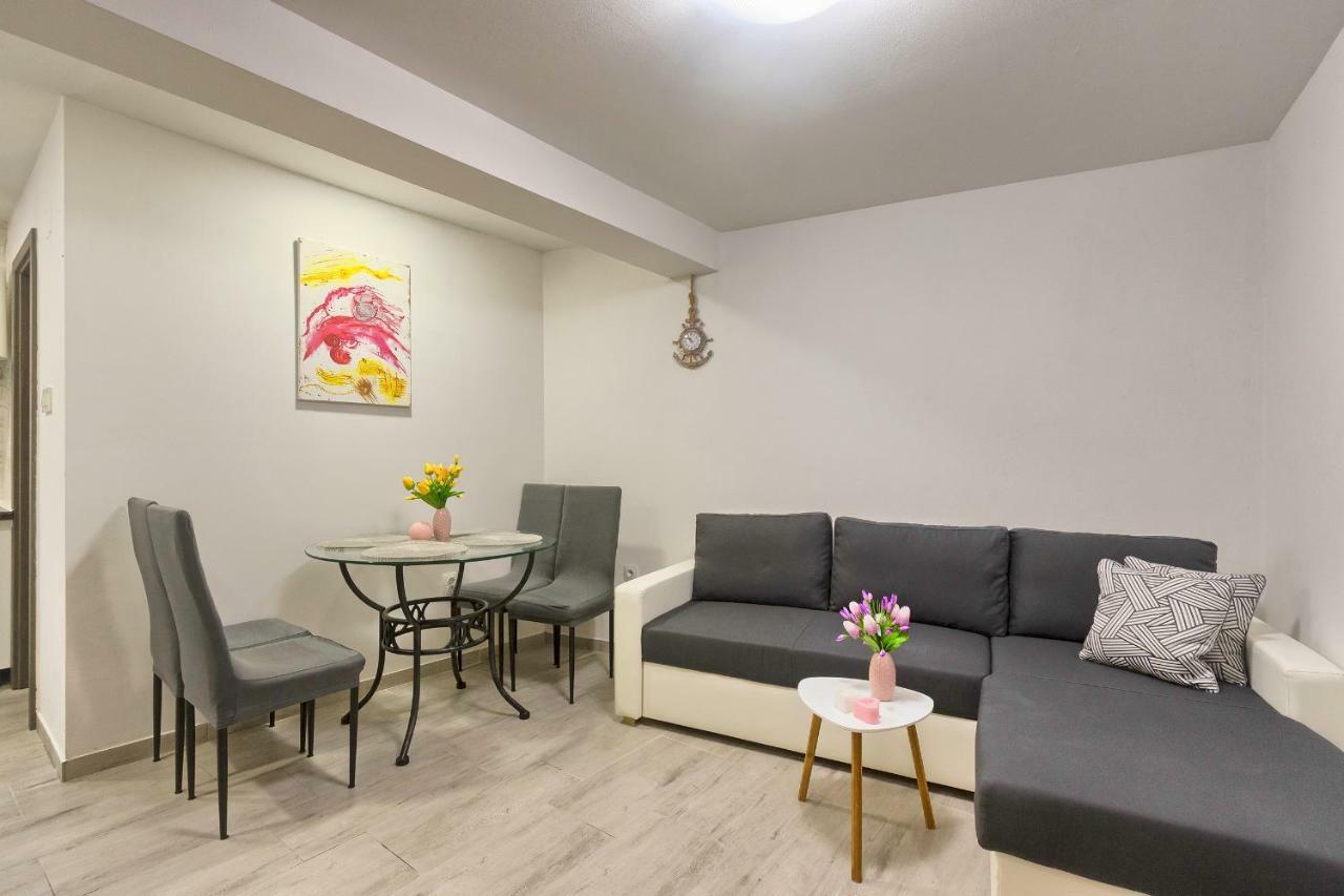 Old Town Apartments In City Center Pula Ngoại thất bức ảnh