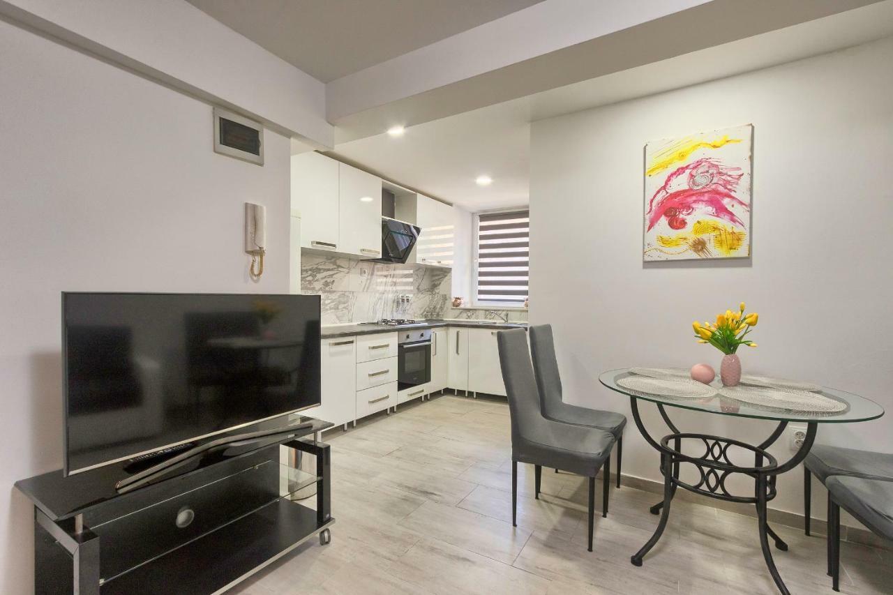 Old Town Apartments In City Center Pula Ngoại thất bức ảnh