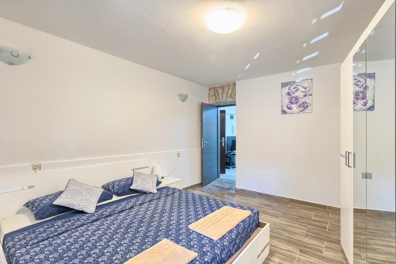 Old Town Apartments In City Center Pula Ngoại thất bức ảnh